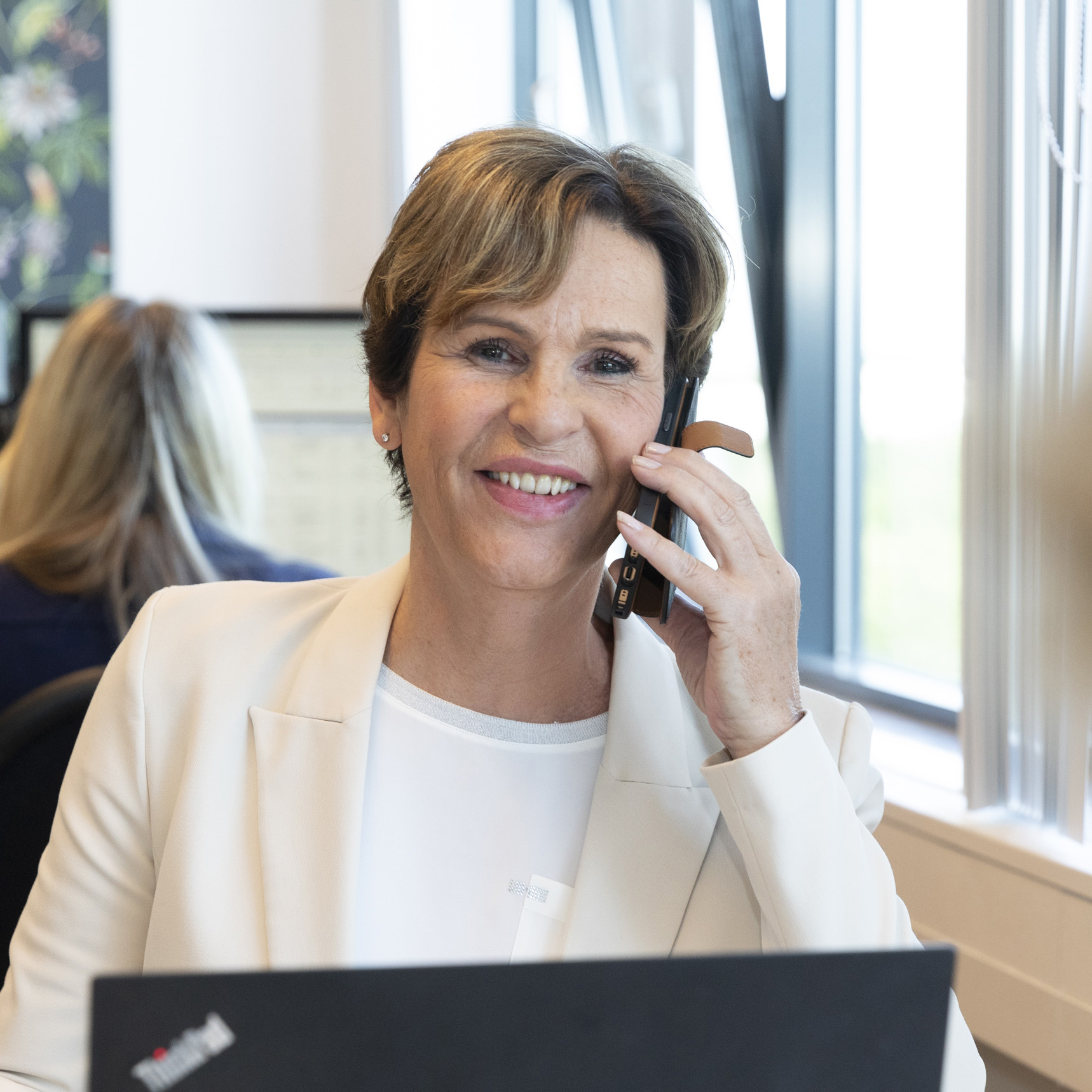 MatchcareWerkt-collega helpt telefonisch bij een eerste vraag